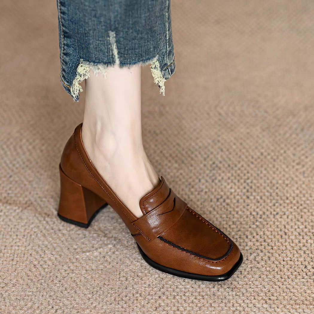 毎日履きたい定番パンプス 高すぎないヒールで歩きやすさ◎ パンプス ローヒール靴 太ヒール 牛革 豚革 シンプル 美脚