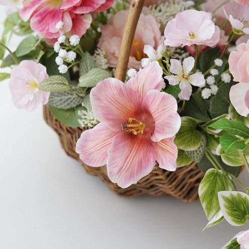 造花のかご入りブーケ ピンク 春色ピンクのチューリップバスケットブーケ ウェディングブーケ 造花