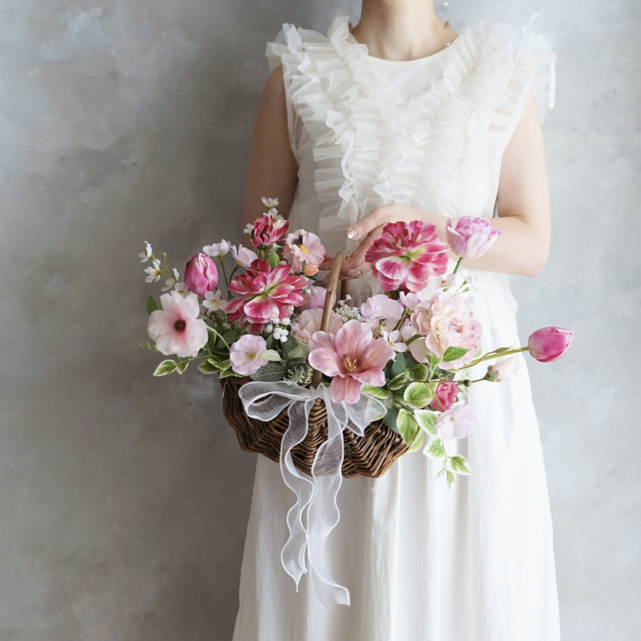 春色ピンクのチューリップバスケット|ウェディングブーケ|造花ブーケ|前撮り|かごブーケ