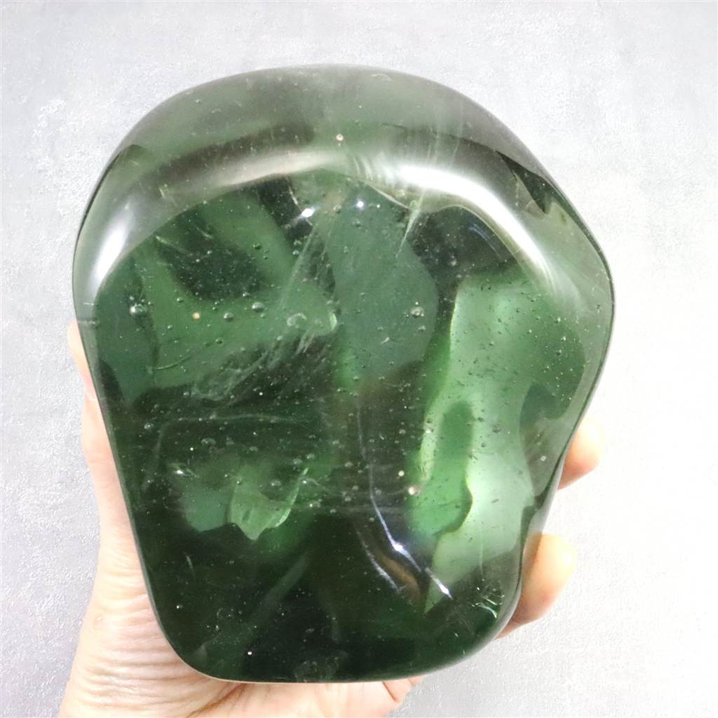 インドネシア産アンダラクリスタル　ポリッシュ オリーブグリーン 1704g #87672