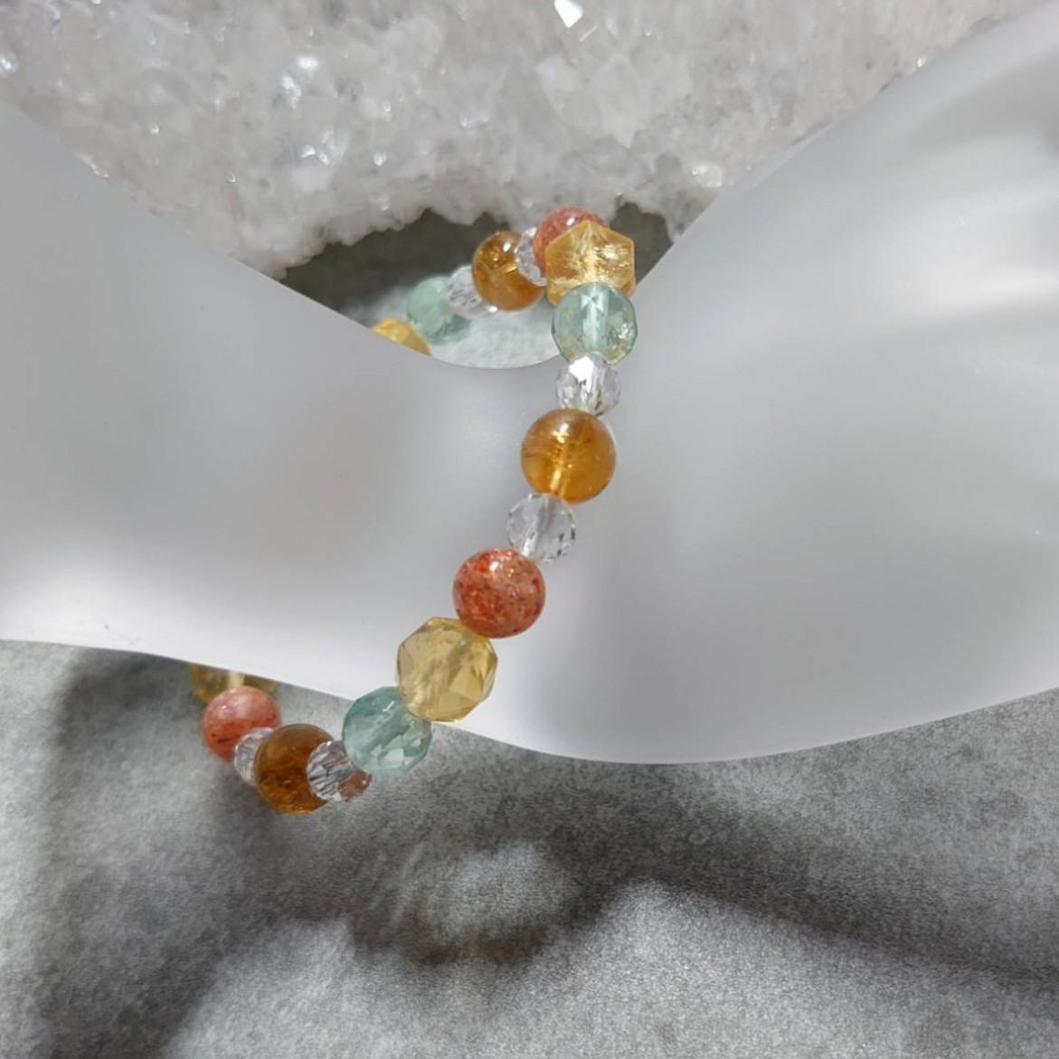 キャンディカラー天然石ブレスレット　素敵な逸品