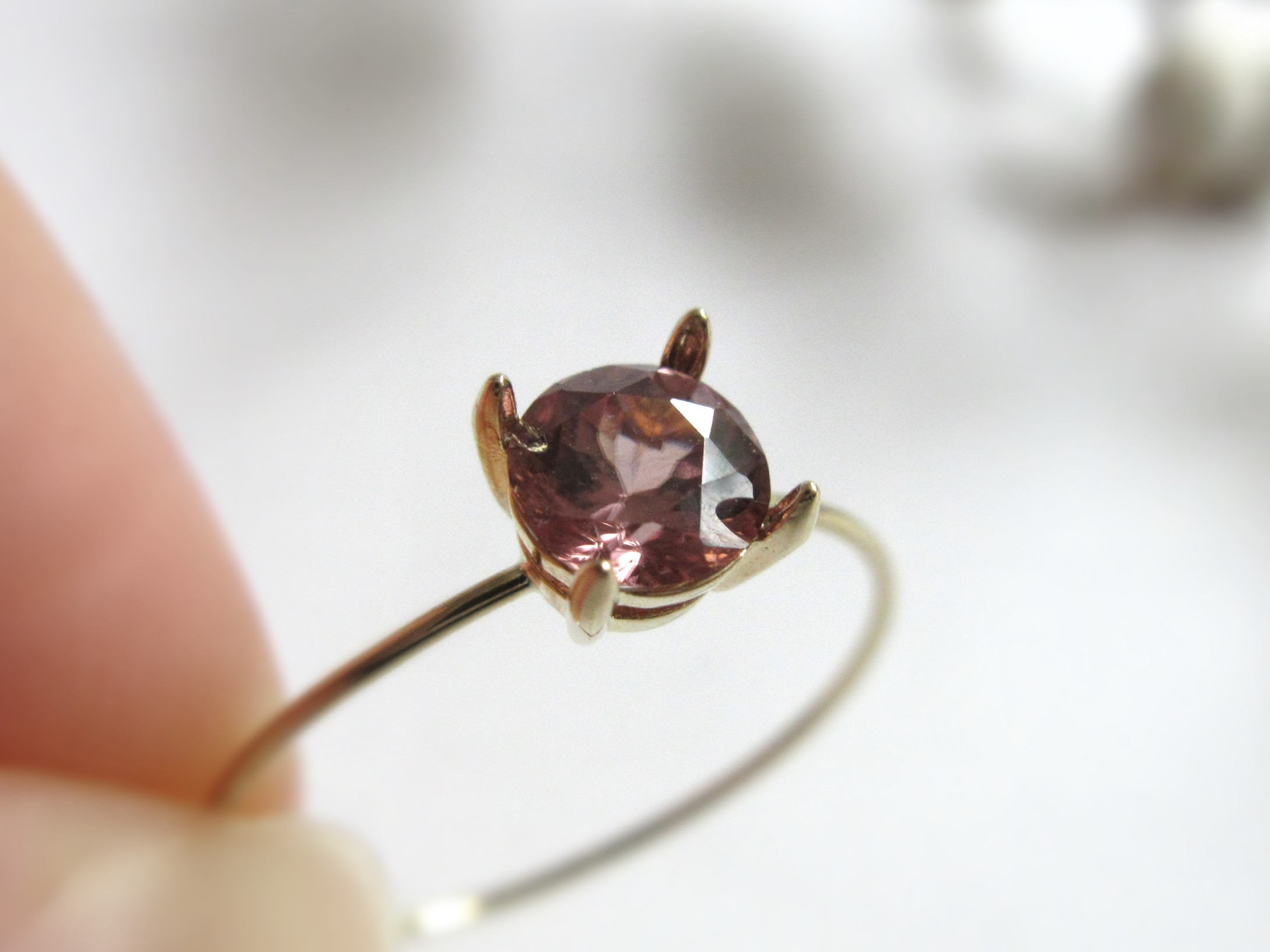 【12月の誕生石】5mm美粒レアカラー「タンザニア産天然ピンキッシュブラウンジルコン」K10ファセットリング