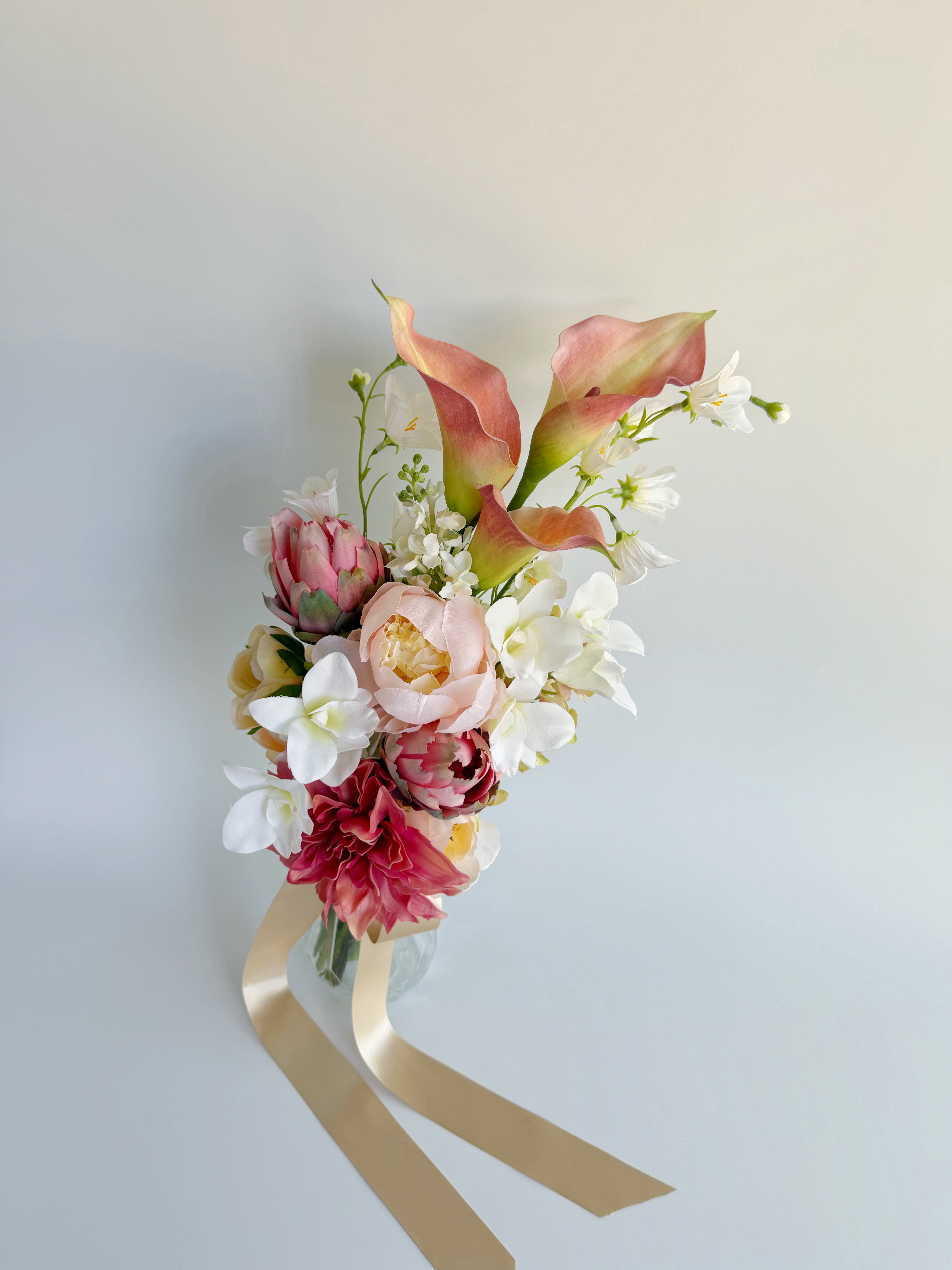 大人かわいい ニュアンス レッド ピンク グラデーションブーケ/ウェディングブーケ/アーティフィシャルフラワー/ブーケ