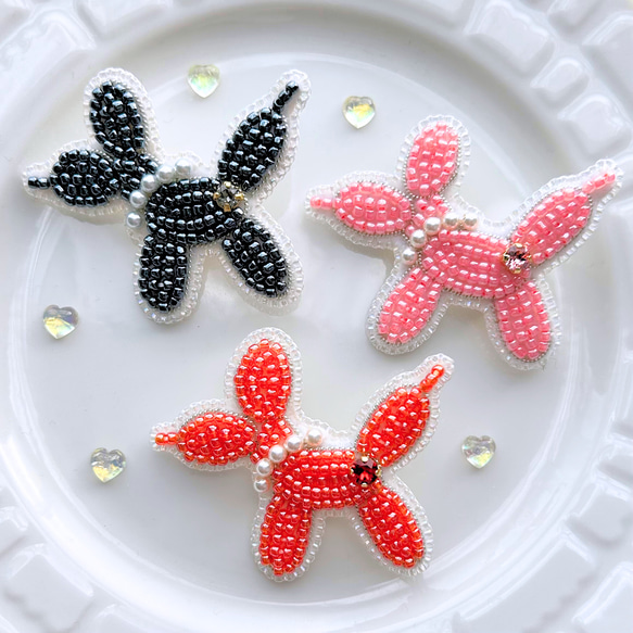 犬のアートバルーンのビーズ刺繍ブローチ ブローチ chango 通販