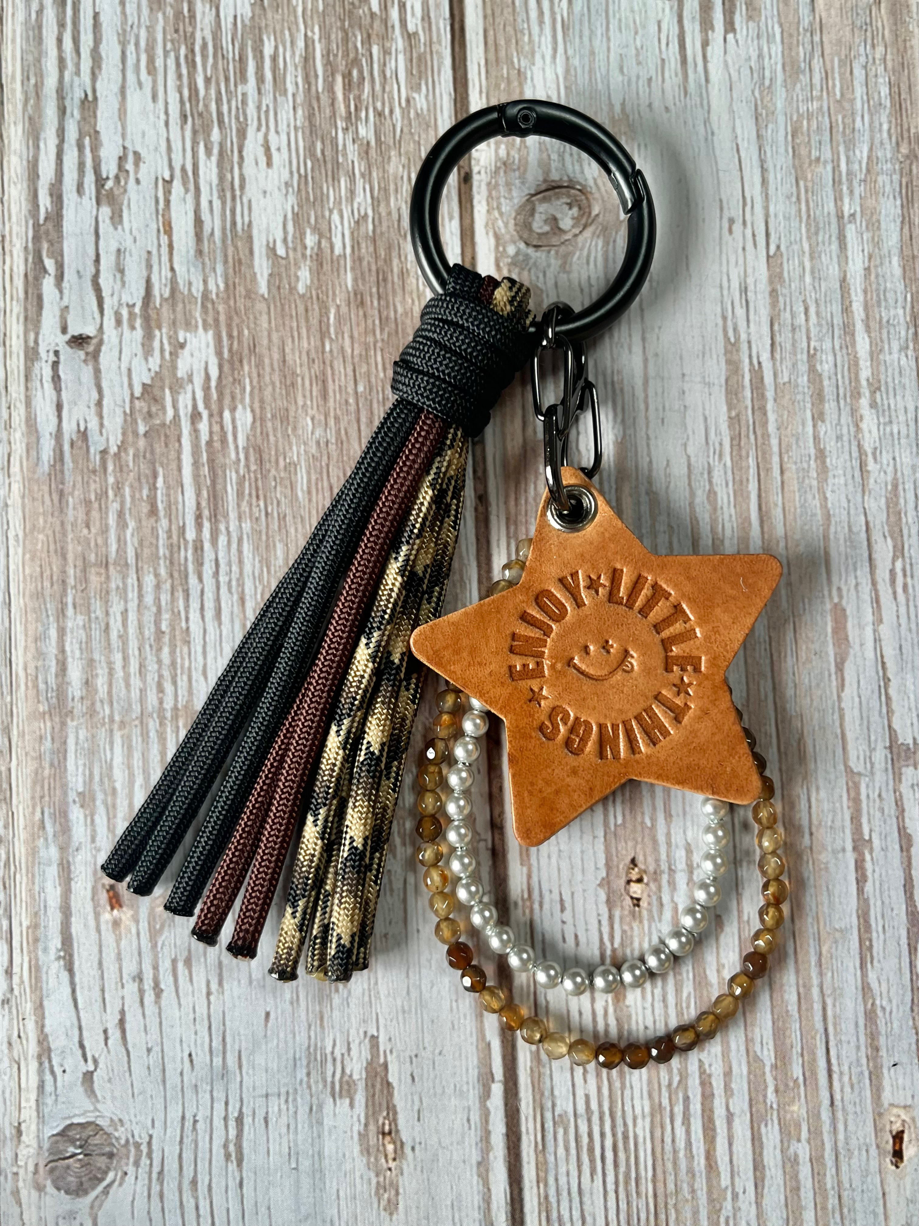 星のレザー パラコードタッセルバッグチャーム 天然石ブラウンアゲート
