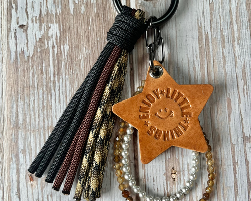 星のレザー パラコードタッセルバッグチャーム 天然石ブラウンアゲート