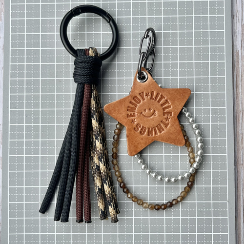 星のレザー パラコードタッセルバッグチャーム 天然石ブラウンアゲート