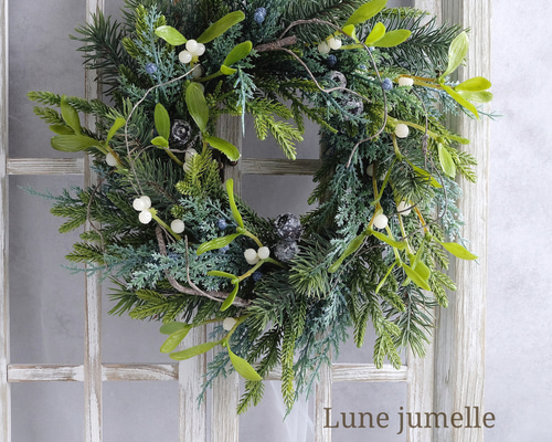 ヤドリギと針葉樹のリース(アーティフィシャルフラワー)｜造花
