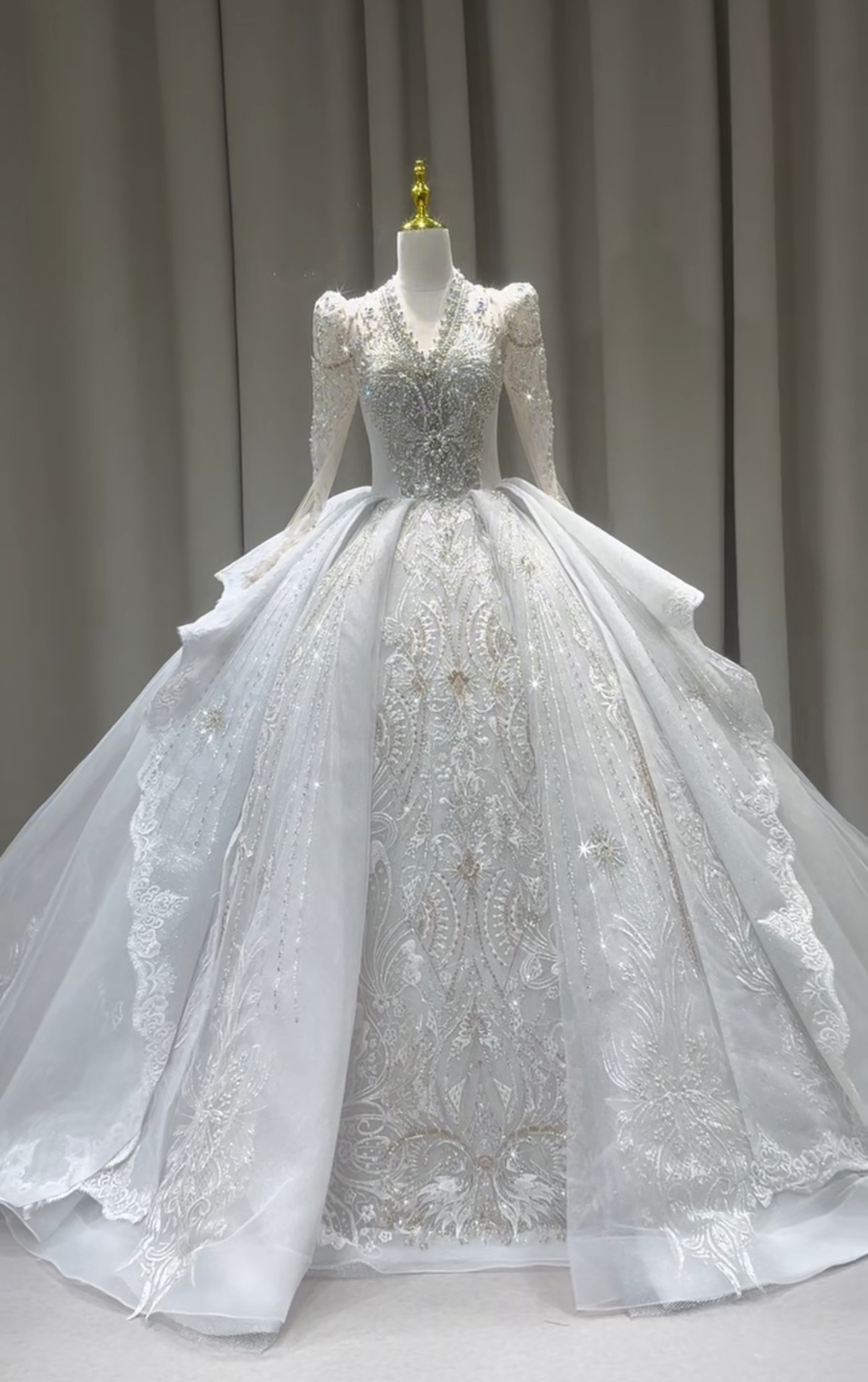 激売れ人気商品　長袖　春婚冬婚秋婚2025 韓国ウェディングドレス　可愛い　上品　ブライダル　あみあげ　ロングトレーン