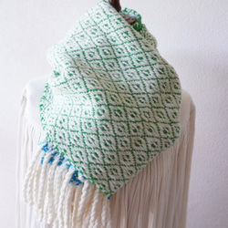 ホームスパン 雪の結晶柄マフラー　ライムグリーン×スカイブルー×白 2枚目の画像