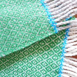 ホームスパン 雪の結晶柄マフラー　ライムグリーン×スカイブルー×白 5枚目の画像