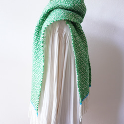 ホームスパン 雪の結晶柄マフラー　ライムグリーン×スカイブルー×白 3枚目の画像