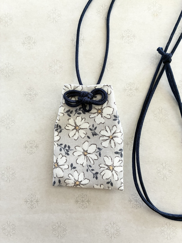 お守り袋　Mサイズ　デコレクションズ　首かけタイプ♡ふんわり裏地付き　送料無料 1枚目の画像