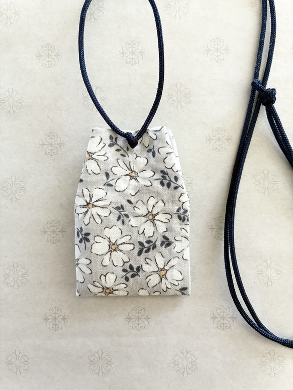 お守り袋　Mサイズ　デコレクションズ　首かけタイプ♡ふんわり裏地付き　送料無料 2枚目の画像