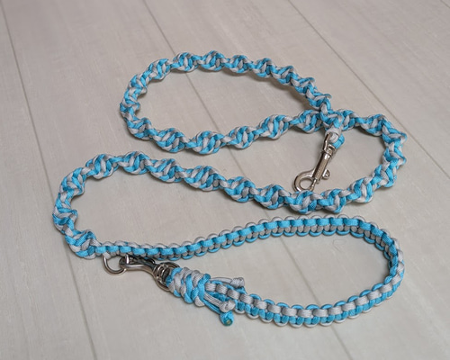 パラコードリード 中型～大型犬用 シングルねじり平編みカフェリード