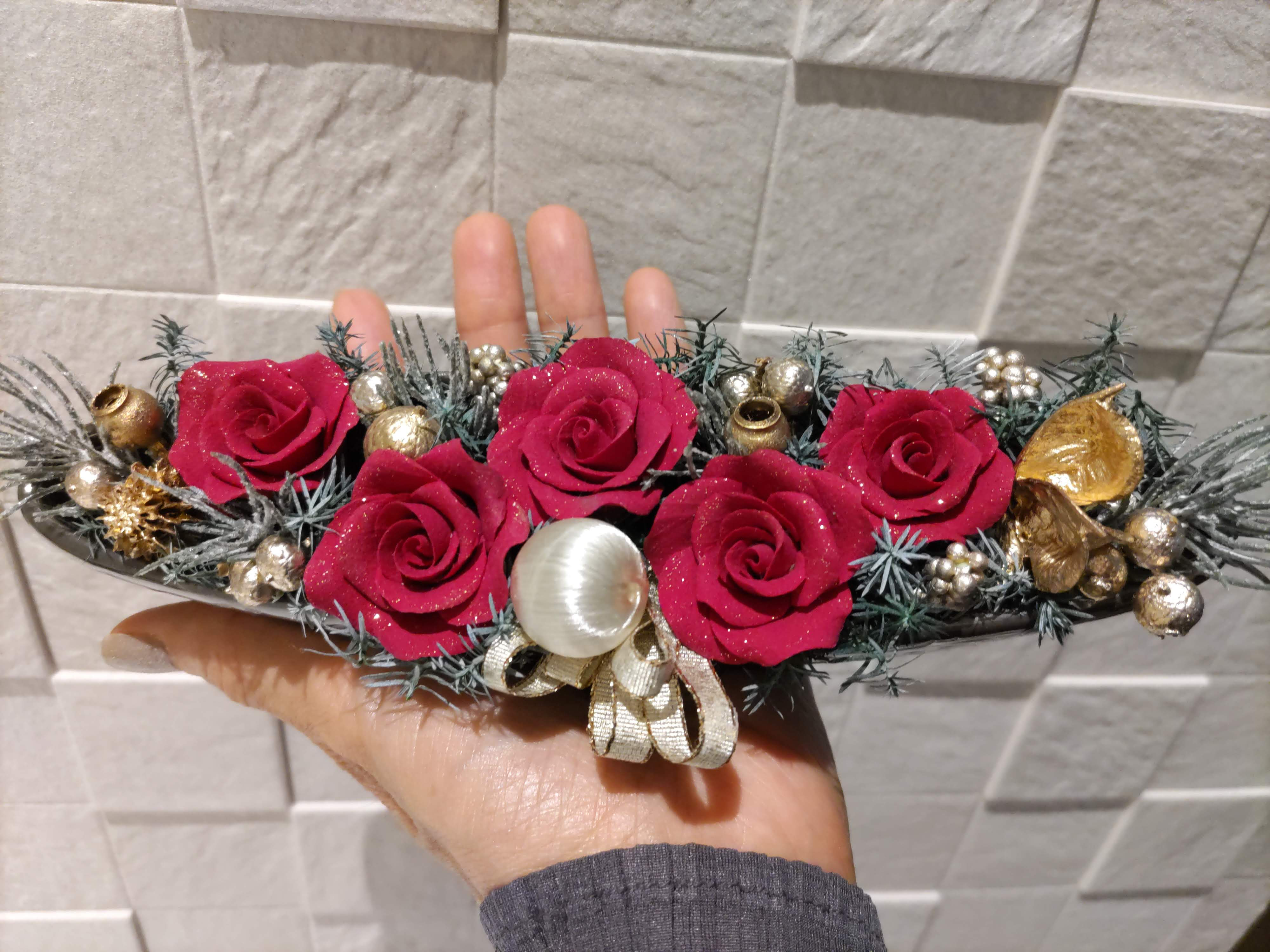 赤 バラ のクリスマスアレンジメント｜樹脂粘土フラワー・上品インテリアギフト