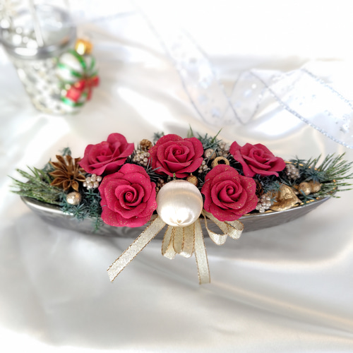 赤 バラ のクリスマスアレンジメント｜樹脂粘土フラワー・上品