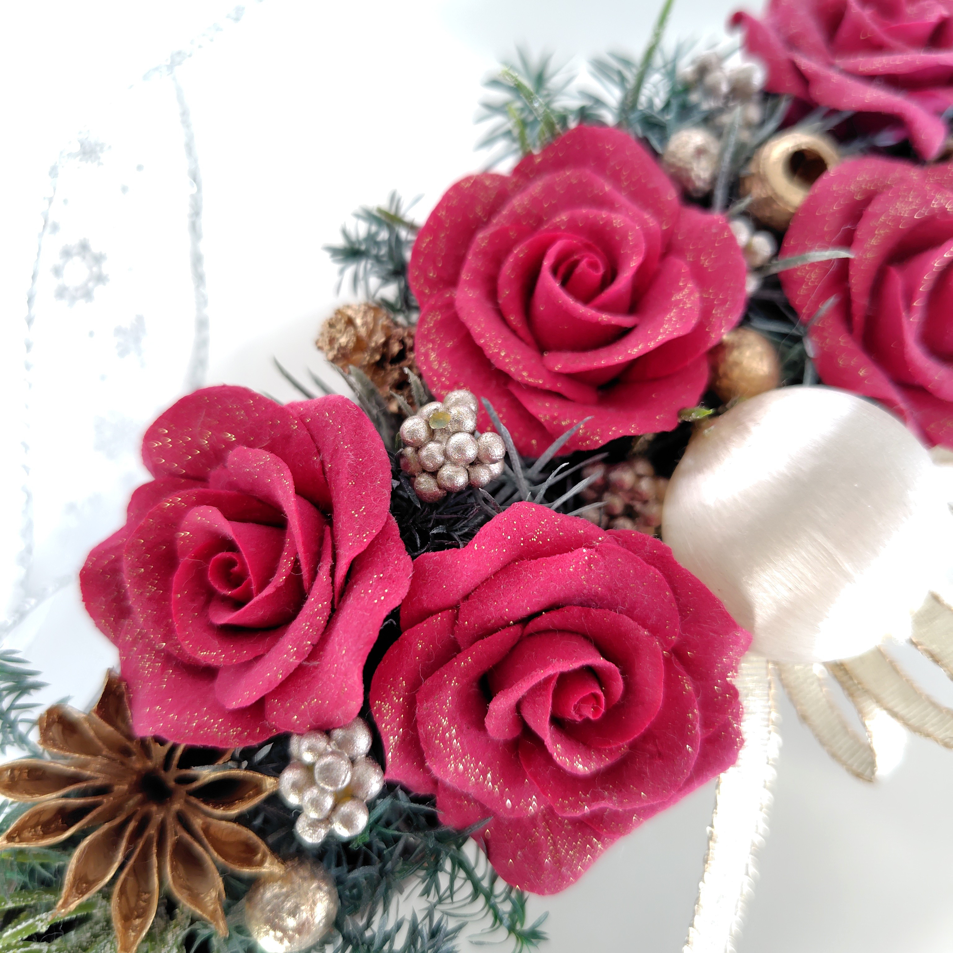 赤 バラ のクリスマスアレンジメント｜樹脂粘土フラワー・上品インテリアギフト