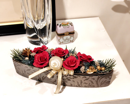 赤 バラ のクリスマスアレンジメント｜樹脂粘土フラワー・上品