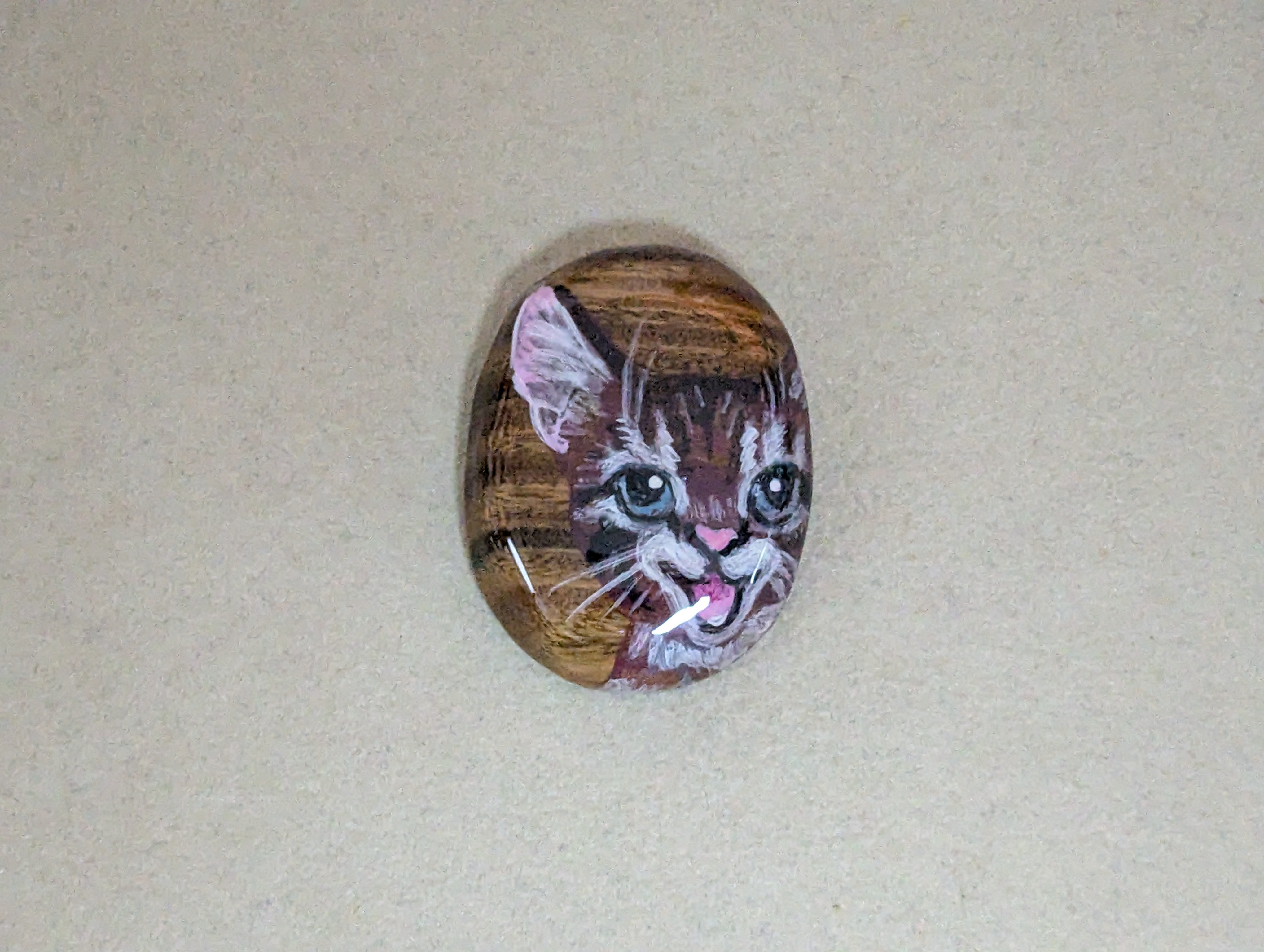 木製　手描き　ブローチ　(　ねこ　)