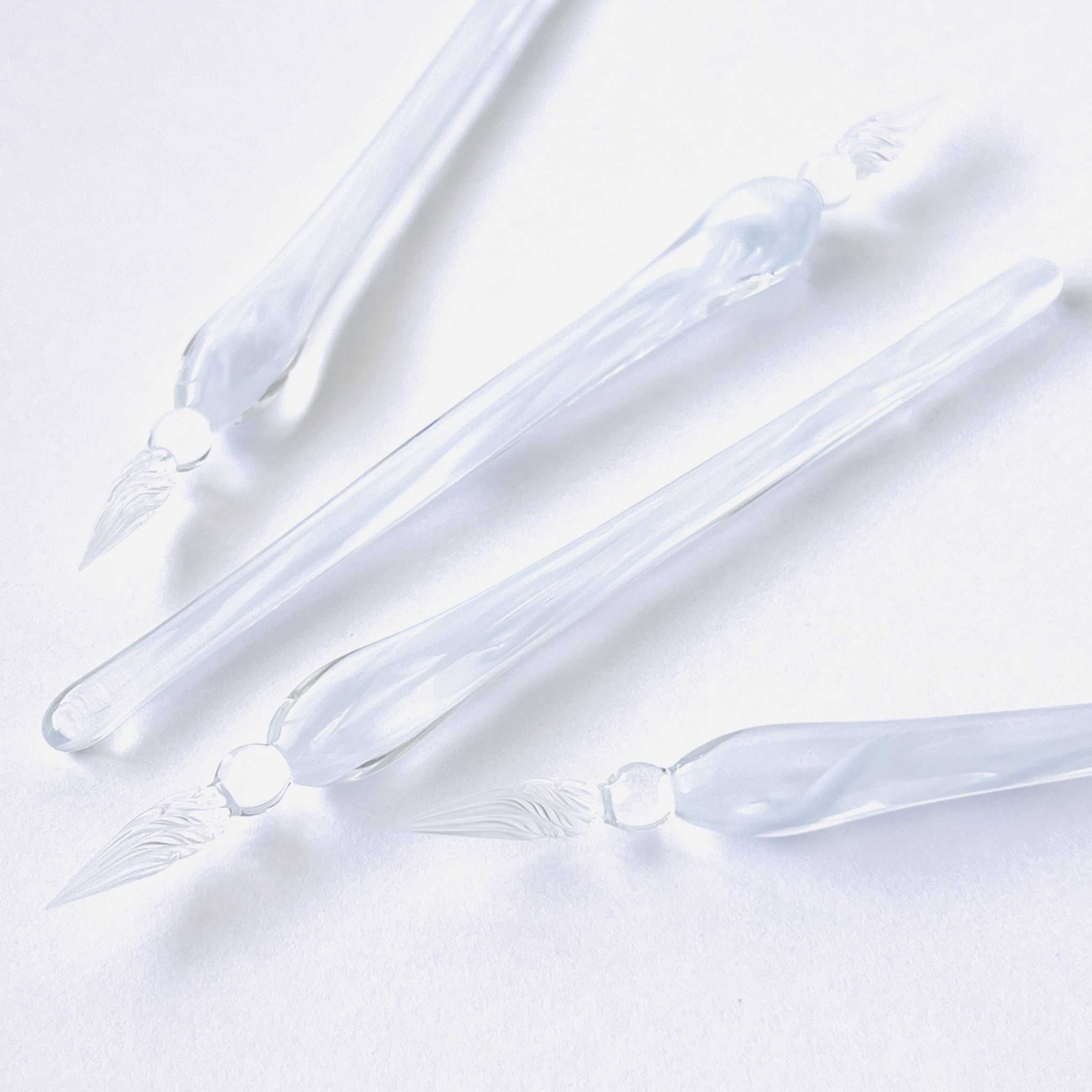 スノーブルーのガラスペン(中太字)