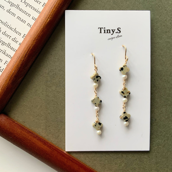 さりげないアニマル柄✴︎ダルメシアンジャスパー&淡水パール✴︎All 14Kgfピアス 2枚目の画像