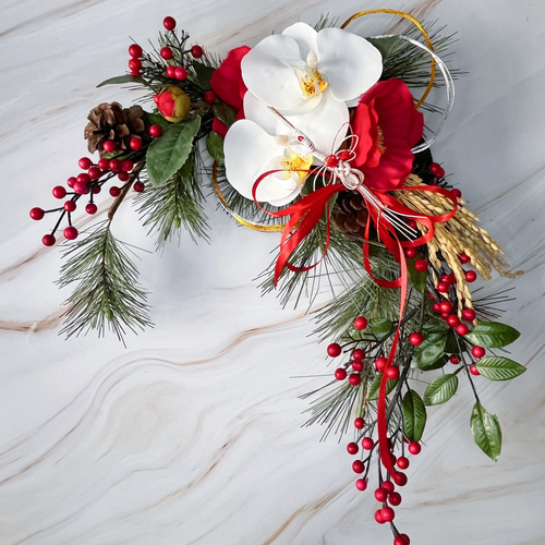 午年2026｜幸運の馬蹄】赤椿と白胡蝶蘭の迎春ホースシューリース｜40cm