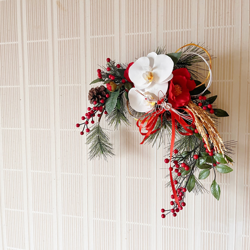 午年2026｜幸運の馬蹄】赤椿と白胡蝶蘭の迎春ホースシューリース｜40cm