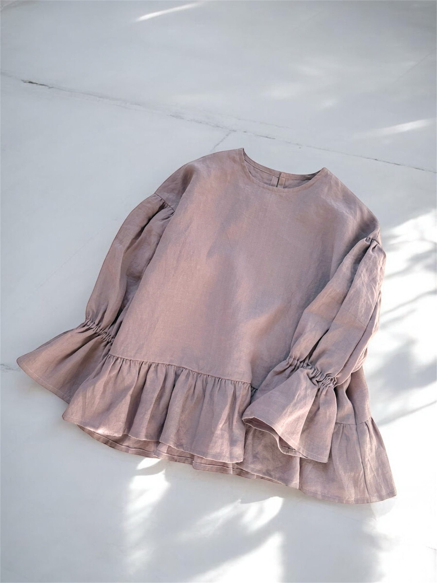リネン100% フリルブラウス/キャンディスリーブ/グレイッシュピンク/秋冬アイテム