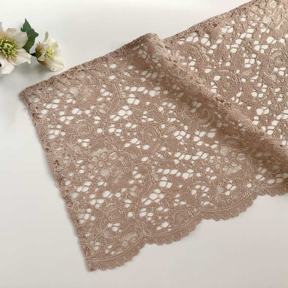 アンティークカラーのレース帯揚げ　スカラップ  ピンクベージュ／帯飾り 1枚目の画像