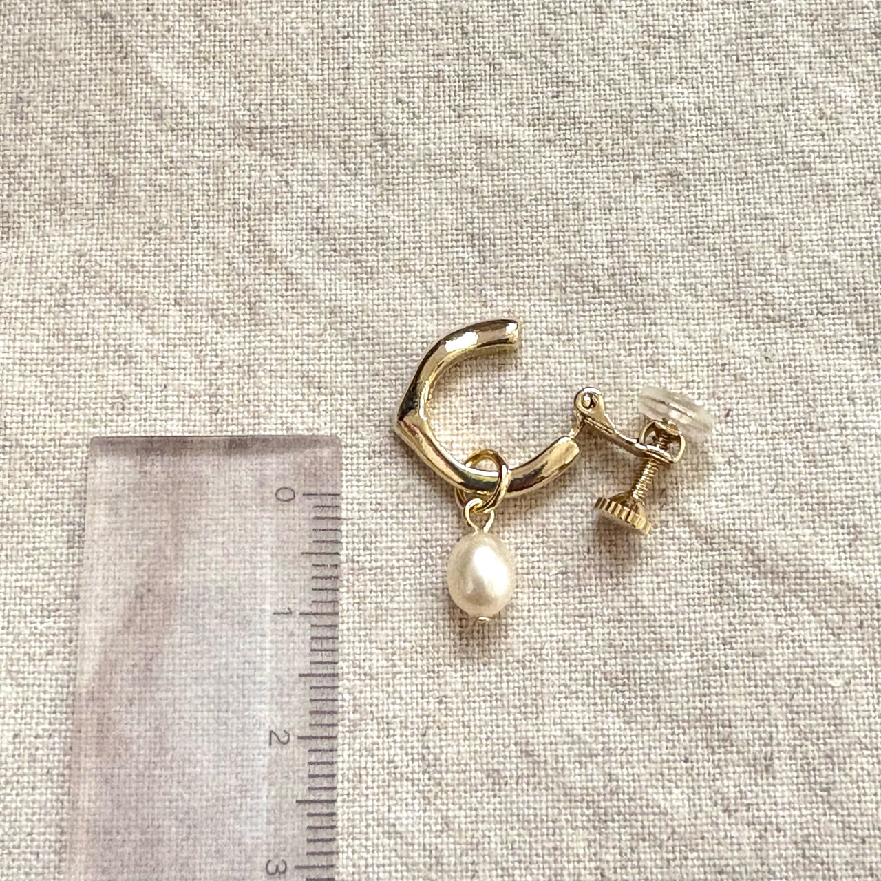 毎日付け替えて楽しめる 淡水パールとゴールドカラーチャーム７点セット➕フープイヤリング