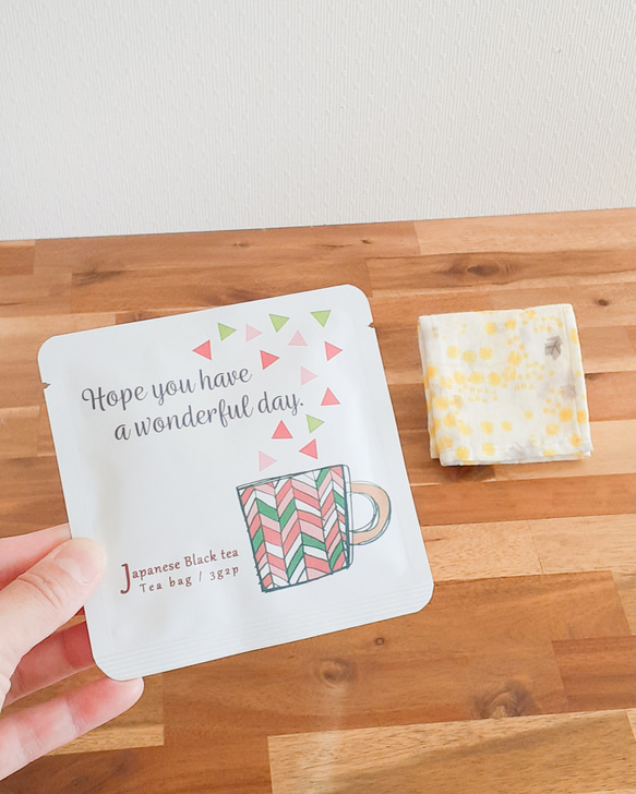 紅茶とハンカチのプチギフト 贈り物 ギフト プレゼント 退職 手土産 お礼 感謝 お祝い 3枚目の画像