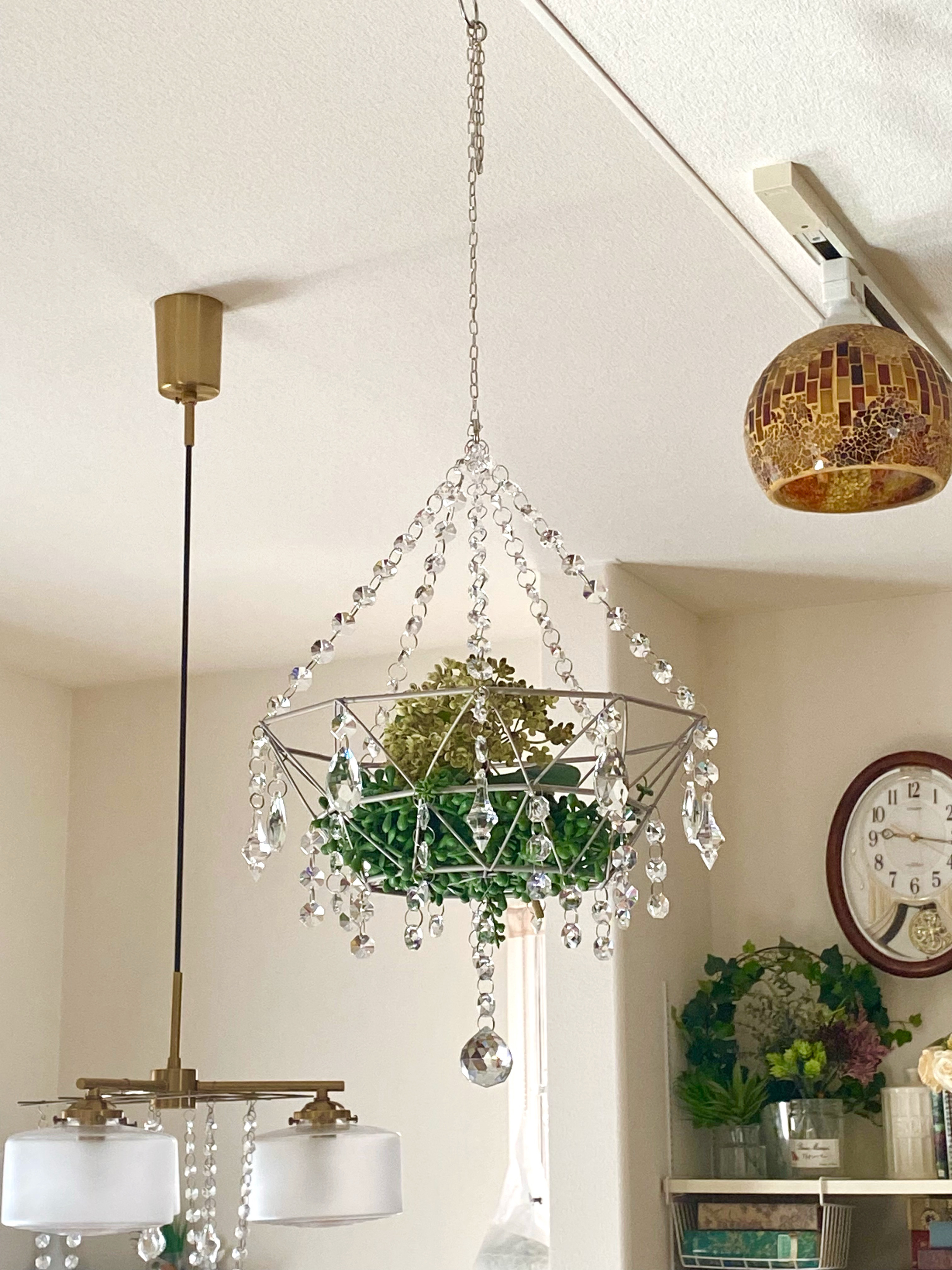 グレー　大カゴ　シャンデリア風　インテリアサンキャッチャー　⭐︎ フェイクグリーン3付　プリズム　ガラスビーズ