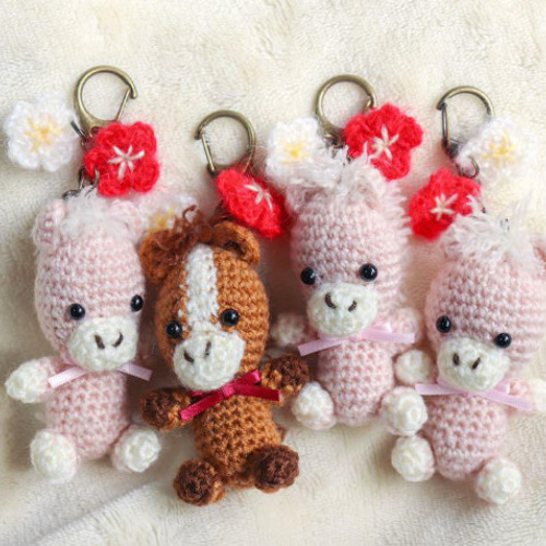 馬のあみぐるみキーホルダー あみぐるみ ほっこりくらぶ 通販 19951336