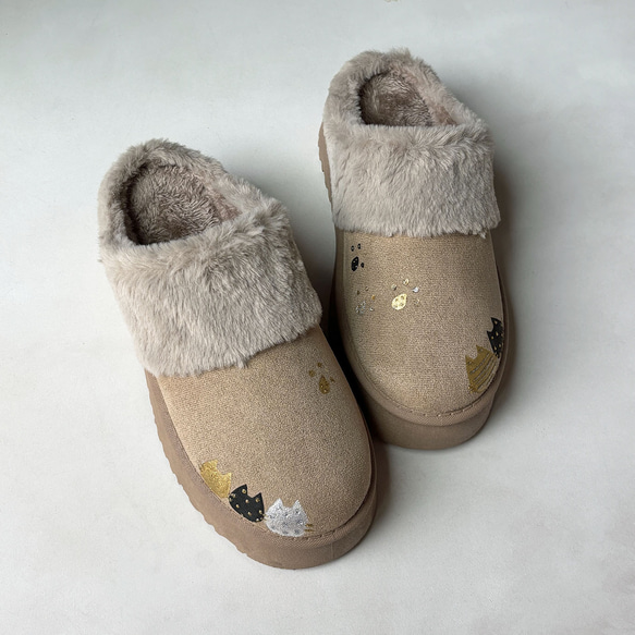 サッと履けるあったか厚底ボアサンダル」猫柄デザイン＊サボサンダル