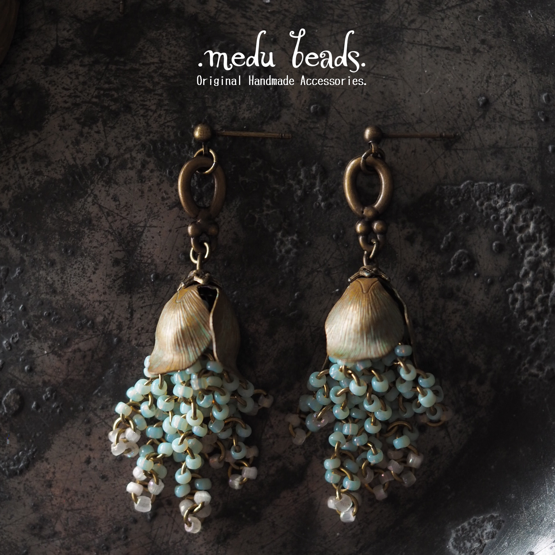 オパールミントのフラワーフリンジピアス／イヤリング