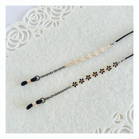 【軽量約4ｇ】ブラック色の小さなお花の大人可愛くシンプルデザインのメガネチェーン グラスコード 4枚目の画像