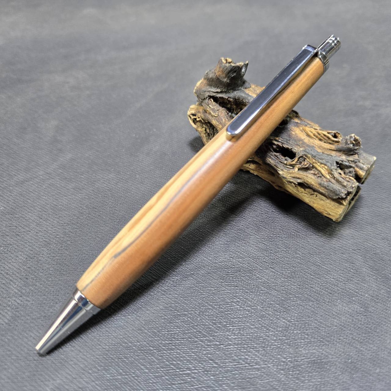 梨の木  ウッドボールペン 【送料・ギフトボックス無料・当日発送】236