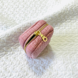 ハピリーダイナソー　選べる　minipouch H10.5Ｗ8Ｄ3.5  ミニポーチ　ヌビ　コスメポーチ　大人可愛い 4枚目の画像