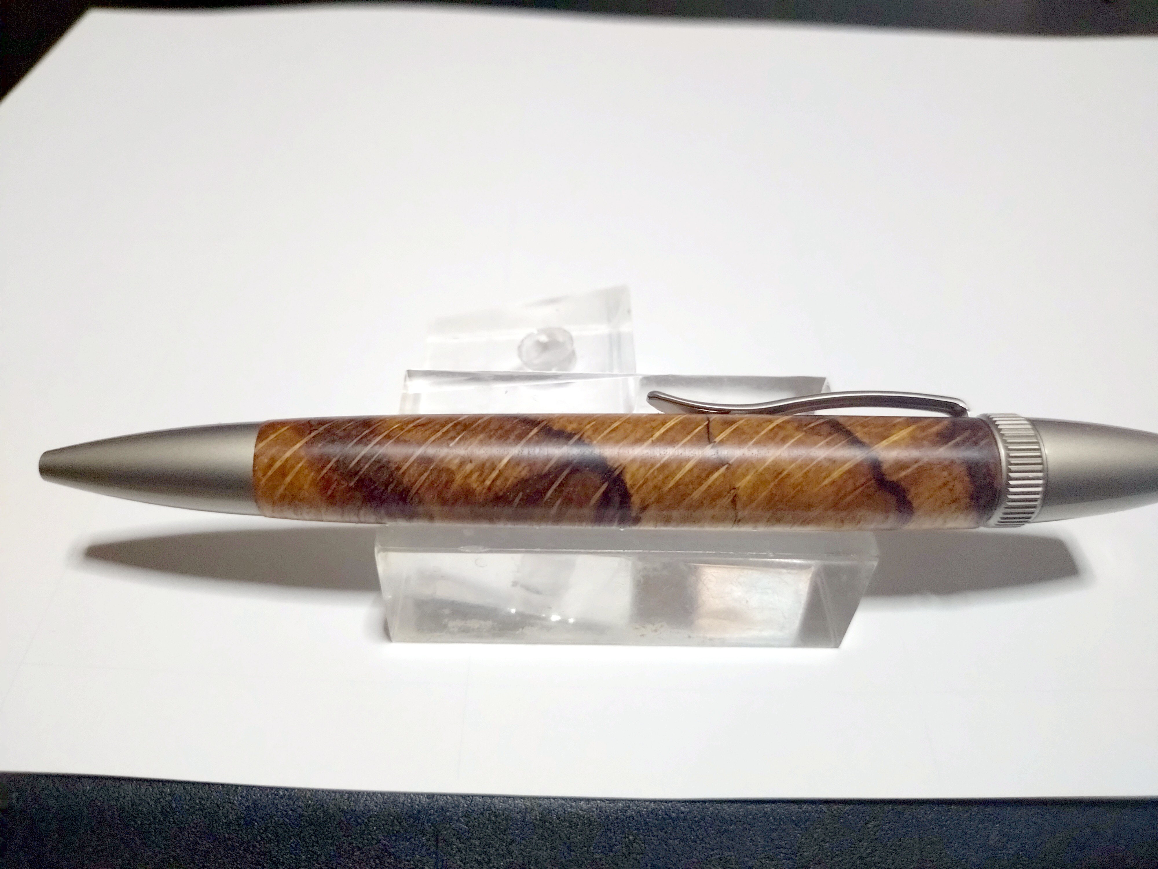 白樫　警察の警棒　面白い杢目　　ジェットストリーム芯