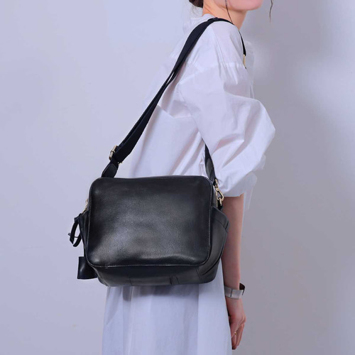 ショルダーバッグ 本革 イタリアンレザー 収納 大容量 斜めがけ バッグ