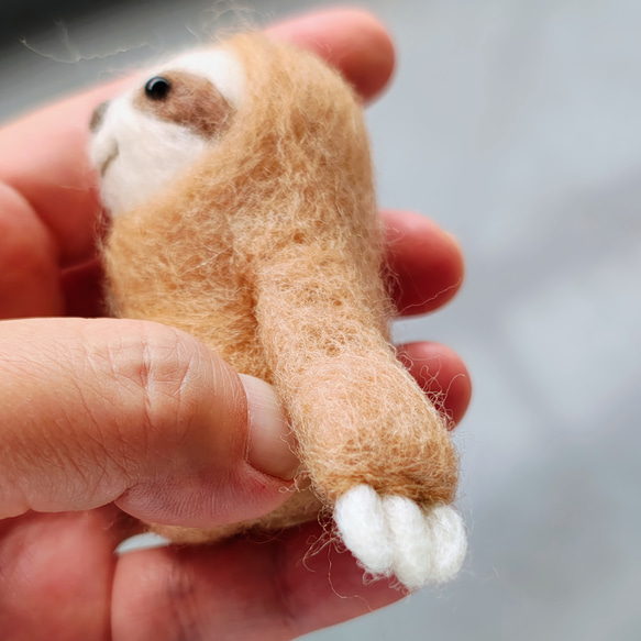 大人の指人形　ミツユビナマケモノ　ガチ羊毛 9枚目の画像