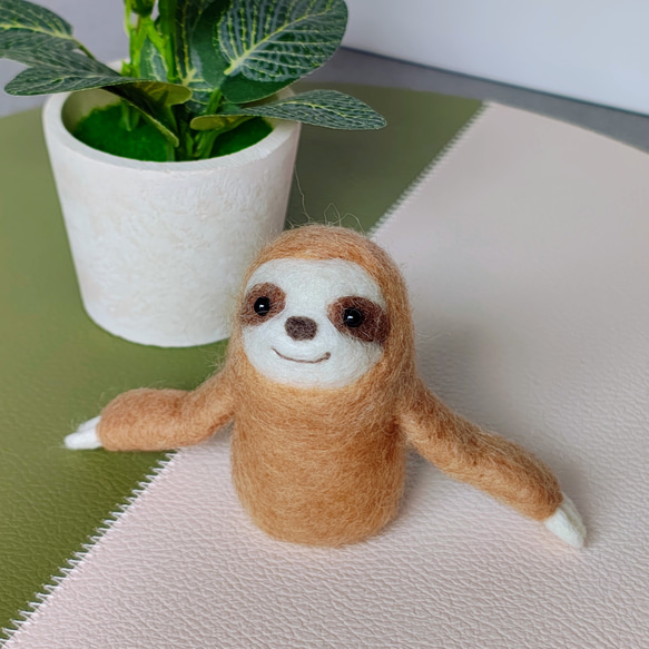 大人の指人形　ミツユビナマケモノ　ガチ羊毛 1枚目の画像