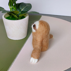 大人の指人形　ミツユビナマケモノ　ガチ羊毛 2枚目の画像