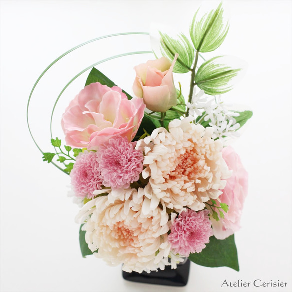 ☆プリザーブドフラワー 仏花＜コト Ｍサイズ＞ ピンク 菊【お供え 花】黒花器 4枚目の画像