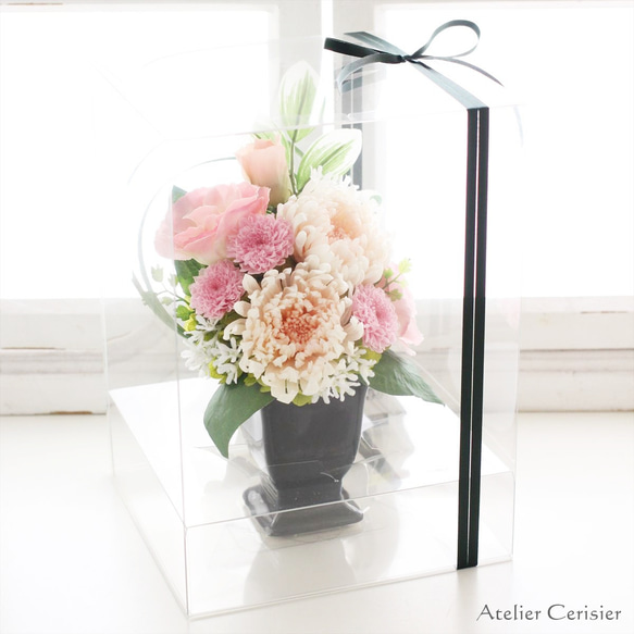 ☆プリザーブドフラワー 仏花＜コト Ｍサイズ＞ ピンク 菊【お供え 花】黒花器 5枚目の画像