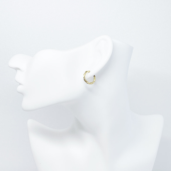 ese166-2【4個/2ペア】ねじれデザイン 外径約15mm 線径約2.5mm ワンタッチピアス サージカルステンレス 4枚目の画像