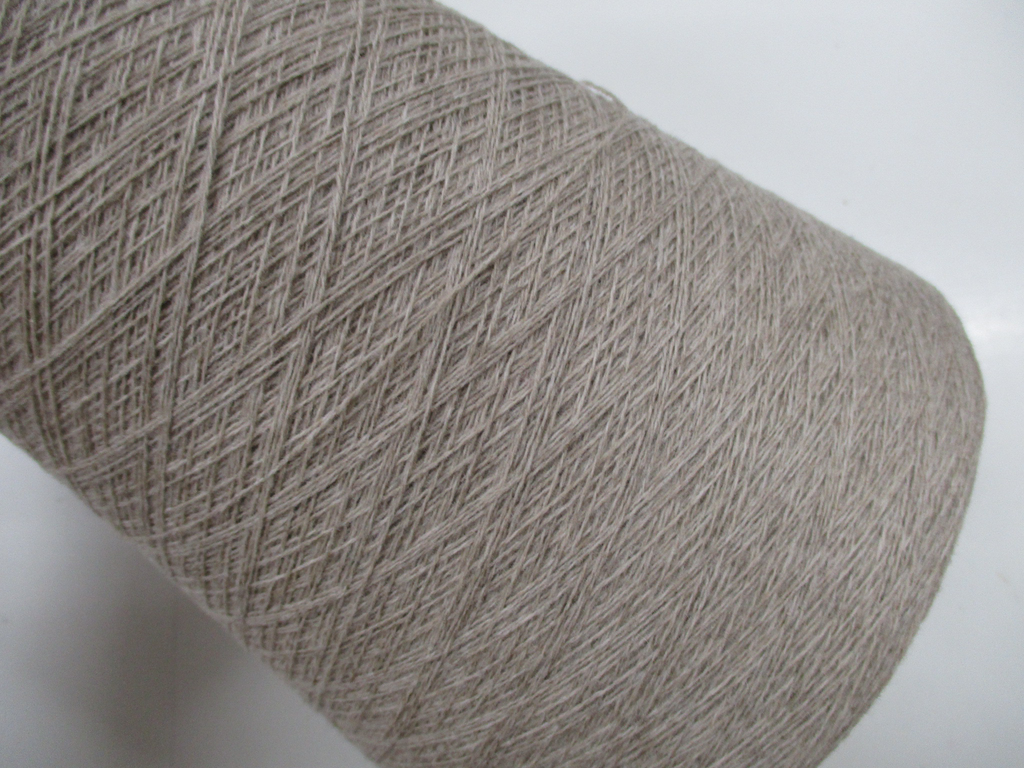 輸入糸　カシミヤ100％　ベージュ640g　L11