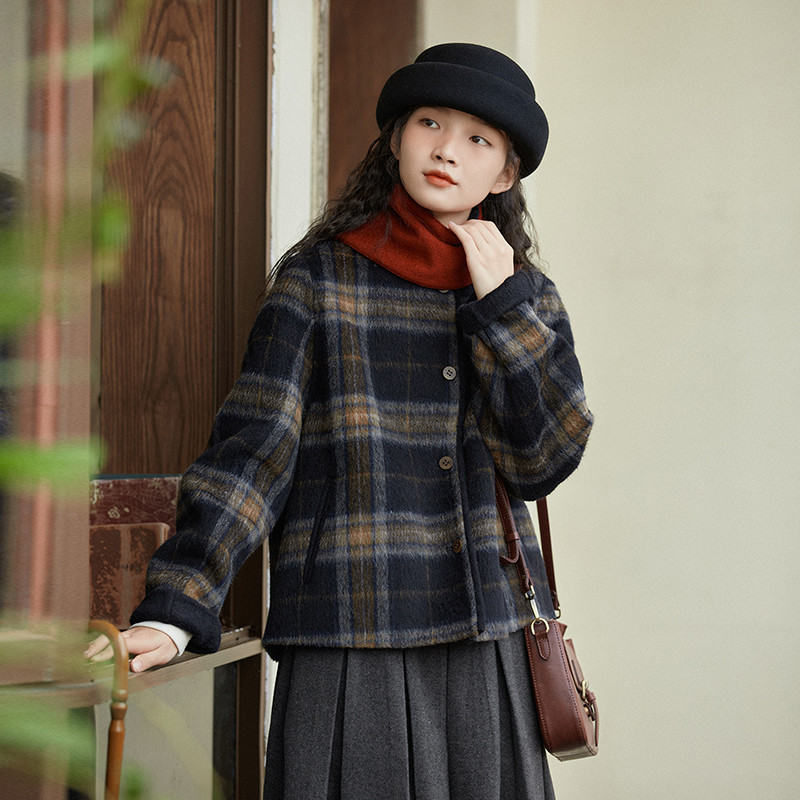 オリジナルのチェックが織りなす、温もりあるウールのジャケット。S560 14,250円