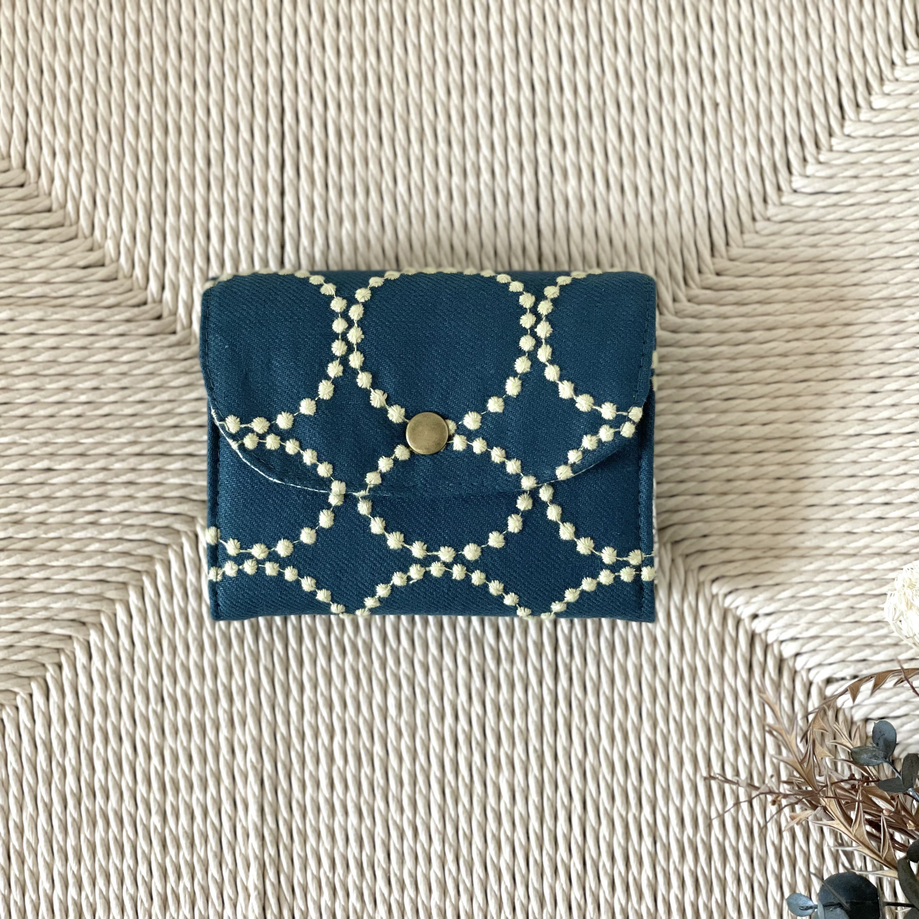 ⚮̈ミナペルホネン　tambourine　greenコンパクトウォレットS